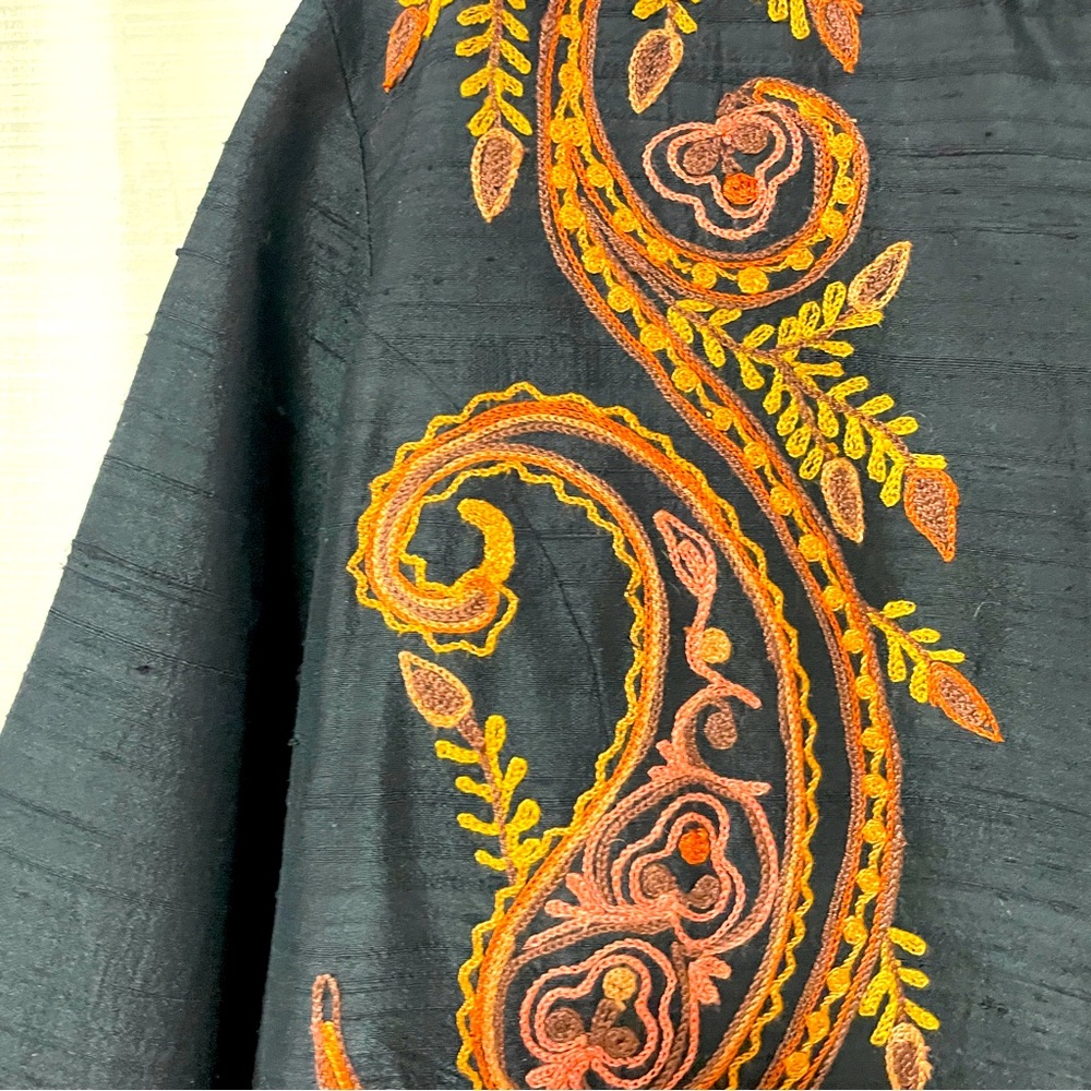 Anu 100% Silk Black Orange Embroidered Jacket Sz M Paisley - Picture 3 of 7